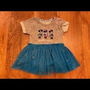 Disney Parks Walt Disney World embroidered Minnie Mouse short sleeve dress